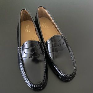 Bass Weejuns the original penny loafer in black.